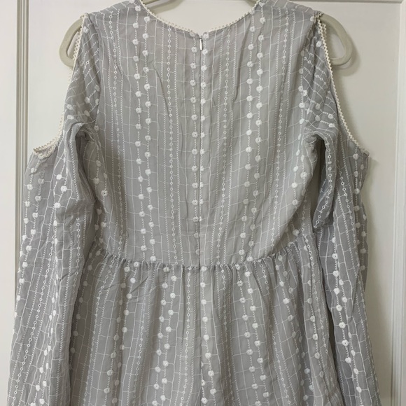 Honey Belle Size M Frey/White long sleeve romper - Picture 6 of 6